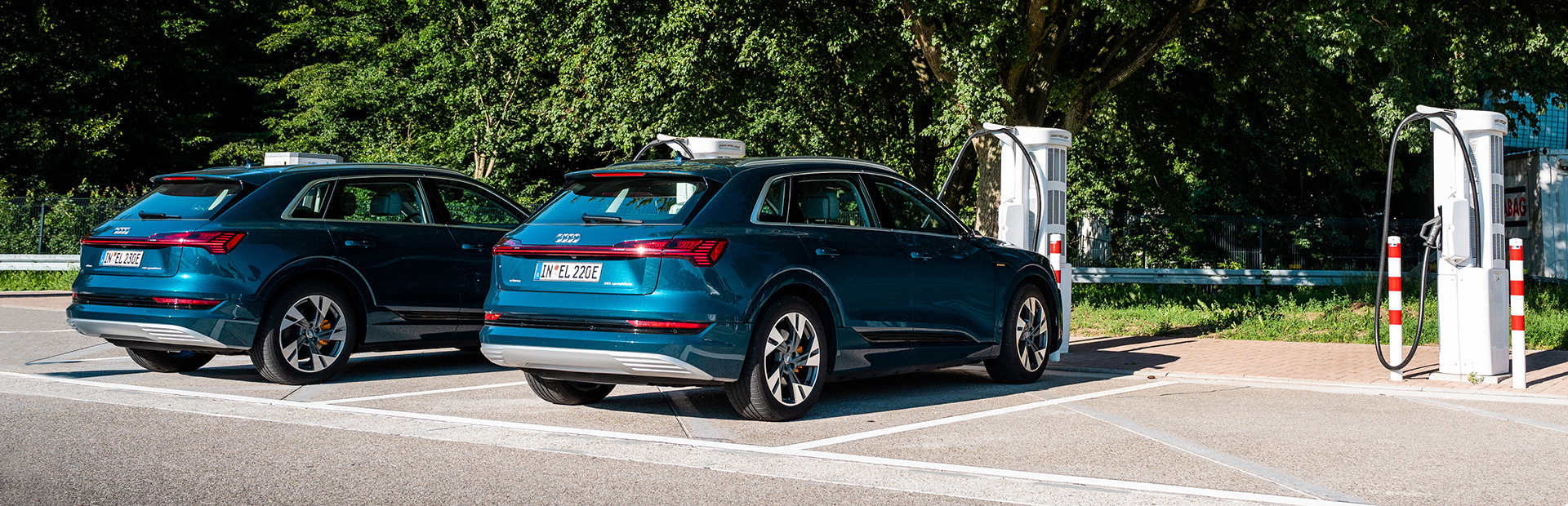 Audi e-tron aufladen im Autohaus Borgmann Audi e-tron Ladestation Borgmann Krefeld